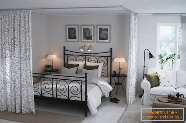 Sypialnia salon z zasłonami
