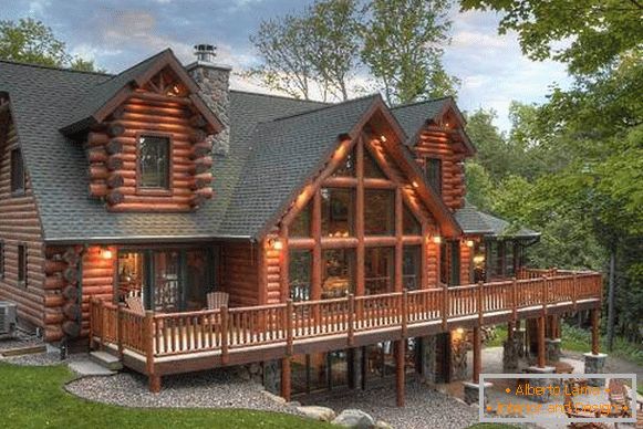 Luksusowe drewniane domy z belki na zdjęciu