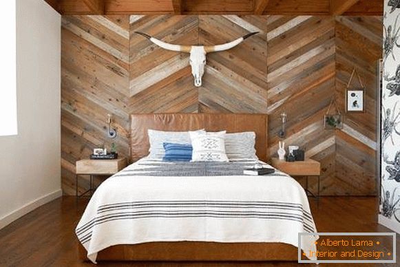 Obraz sypialni w nowoczesnym stylu z drewnianymi panelami