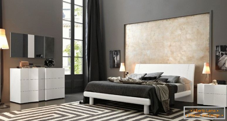 niebieski dywan na drewnianej podłodze czarny dywan na czarnej podłodze koc szary drewniany master-bedroom_wooden-platform-bed