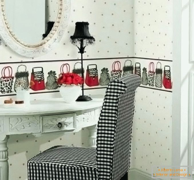 Toaletki z lustrem do zdjęć w sypialni 8