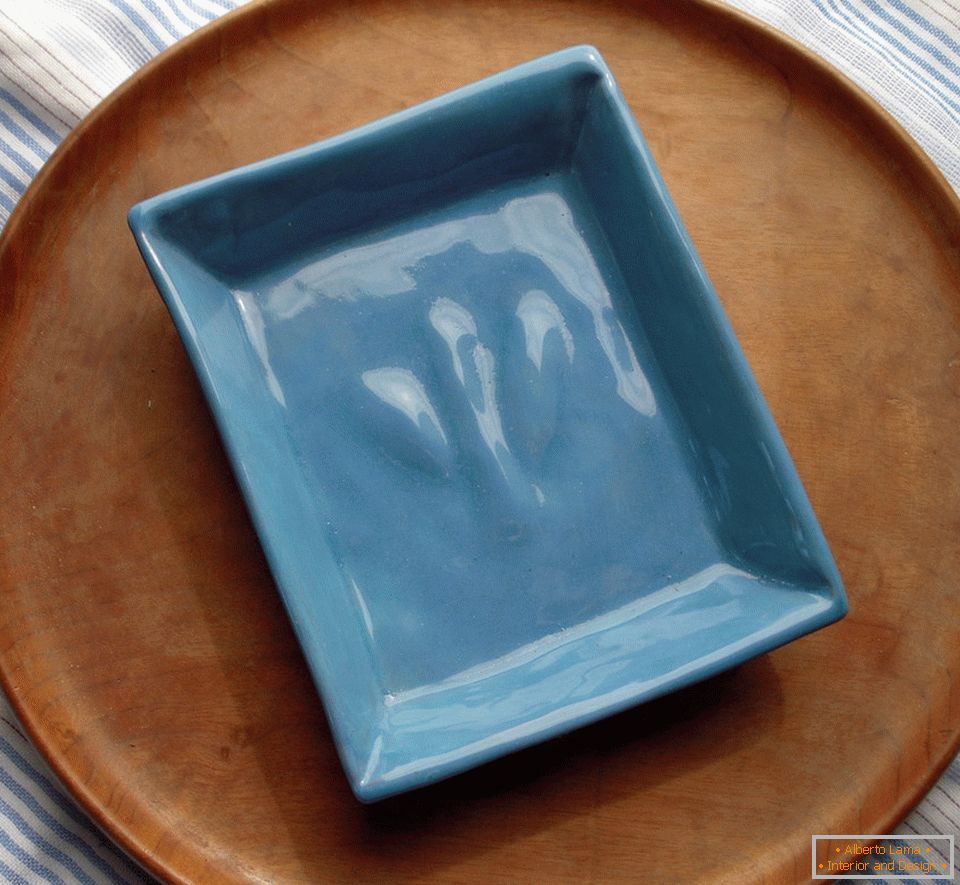 Niebieskie ceramiczne mydelniczki