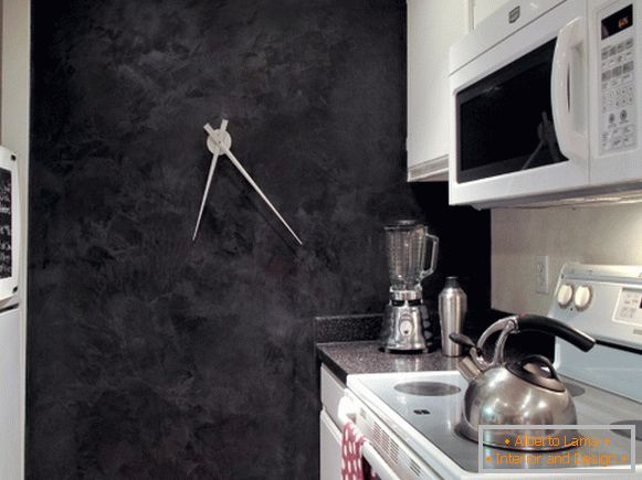 Czarny wenecki stiuk w kuchni zdjęcie