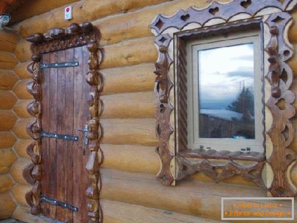drewniane drzwi wejściowe do łaźni, fot. 29