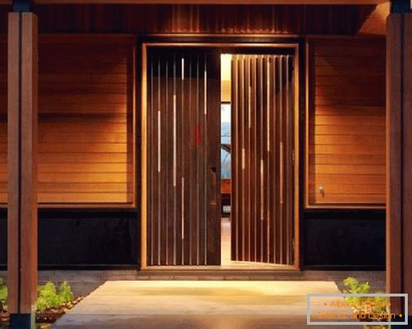 drewniane drzwi wejściowe do prywatnego domu, fot. 6