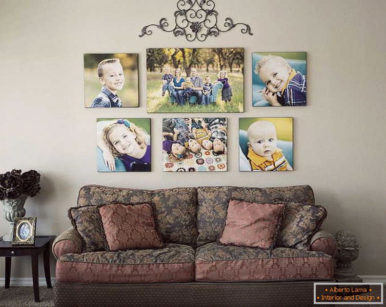 Zdjęcia rodzinne на стене в интерьере