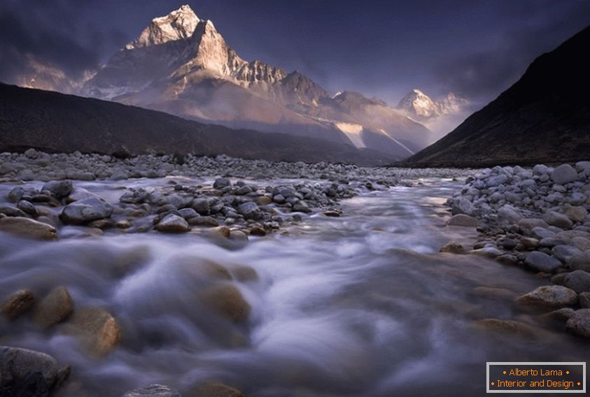 Halna rzeka Nepal