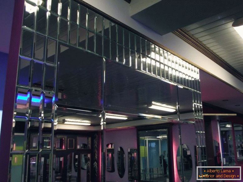 Panel lustrzany na ścianie - 55 zdjęć pomysłów we wnętrzu