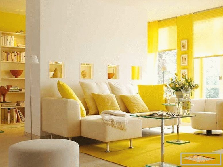 Słoneczny żółty salon